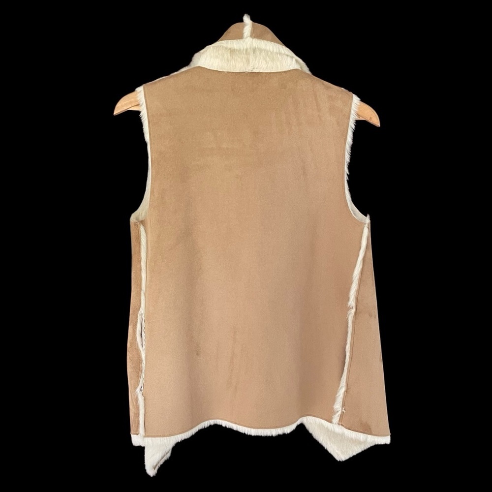 Vegan buckskin faux fur cascading sleeveless vest size small - Picture 2 of 12